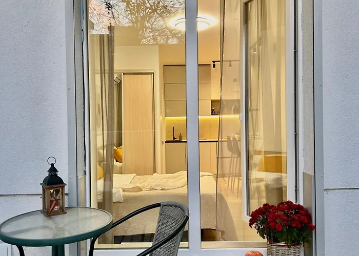 Miamo студія з терасою вул кубійовича 20 Apartman